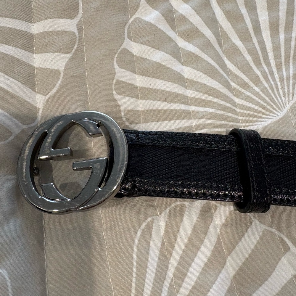Gucci Black Belt with Signature GG Buckle M